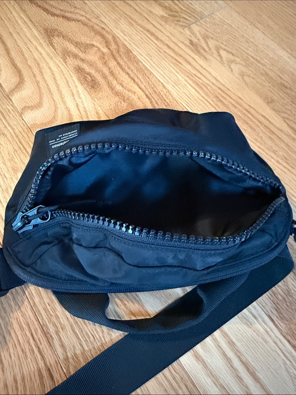 lululemon: all day essentials belt bag - Picture 3 of 5